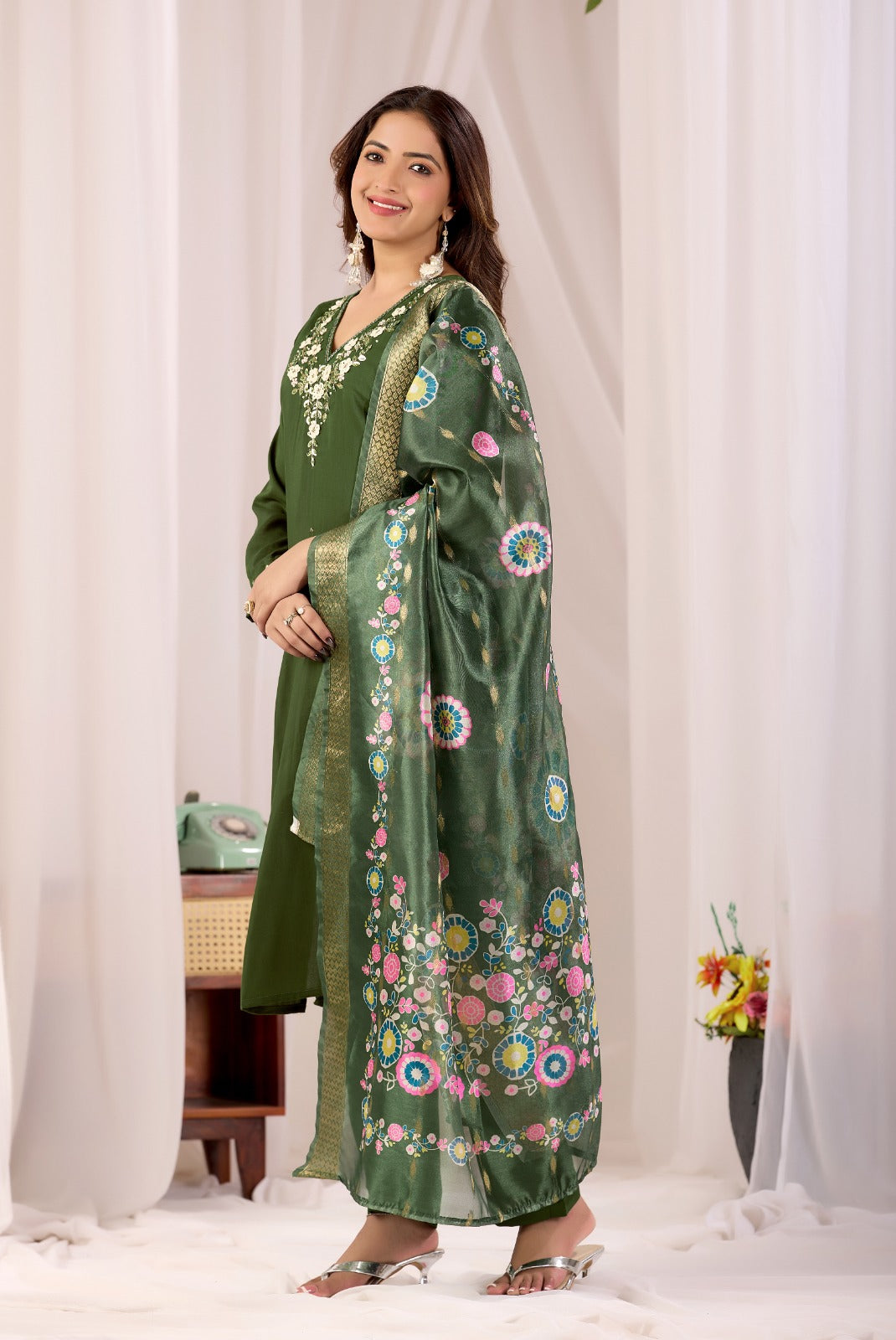 Olive Green Parampara Cotton Kurta Pant Set with Jacquard Dupatta