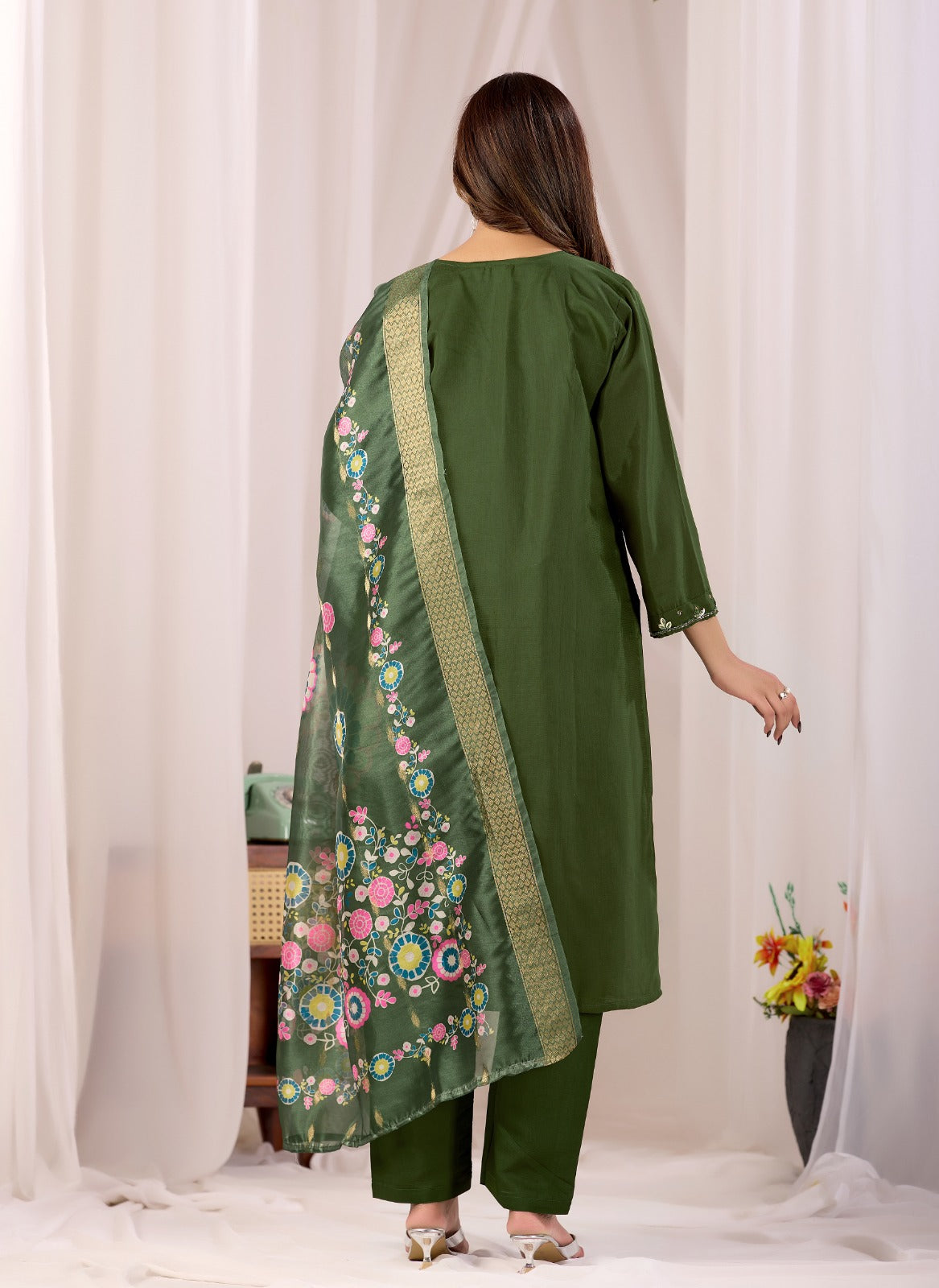 Olive Green Parampara Cotton Kurta Pant Set with Jacquard Dupatta